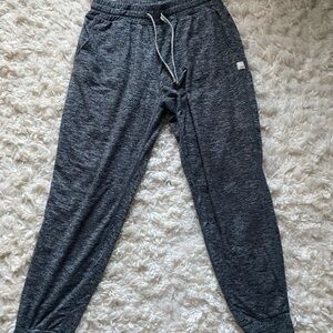 Vuori joggers size small